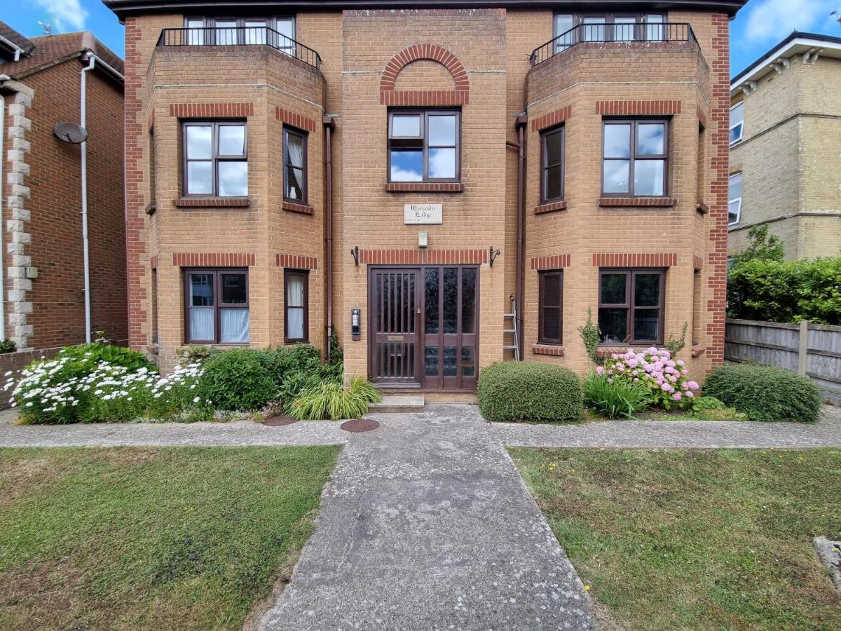 Hightide - 2 Bed With Parking, Balcony & Sea View. Apartment Swanage Exterior foto