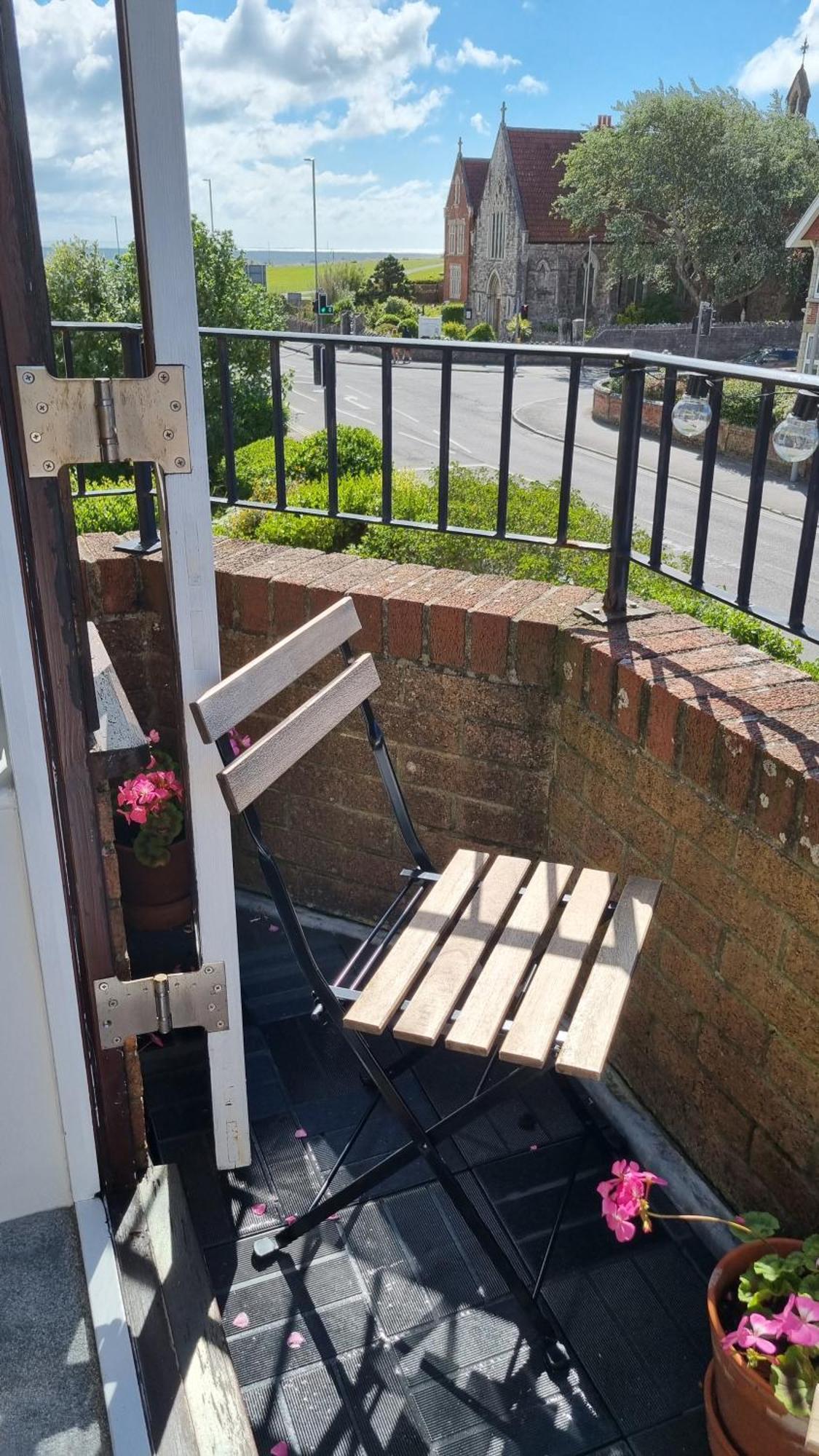 Hightide - 2 Bed With Parking, Balcony & Sea View. Apartment Swanage Exterior foto