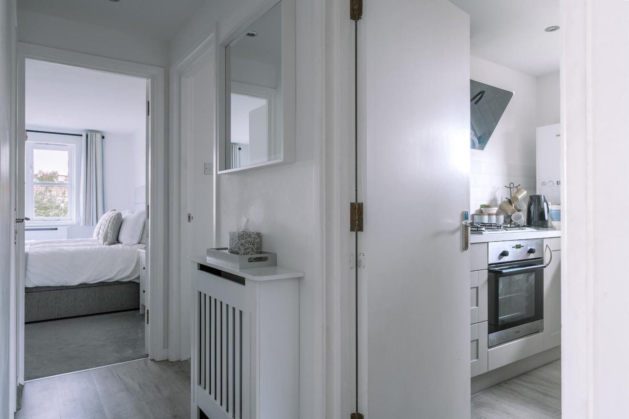 Hightide - 2 Bed With Parking, Balcony & Sea View. Apartment Swanage Exterior foto